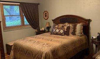 1899 Eisenhower Cir, Aberdeen, SD 57401