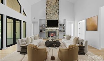 69 Village Pointe Ln, Asheville, NC 28803