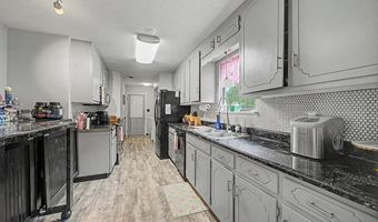 158 Woodstone Cir, Albany, GA 31701