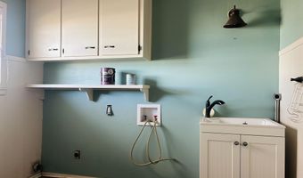 308 E 9th St, Anton, TX 79313