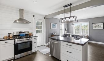 1784 Woodside Dr, Ambridge, PA 15003