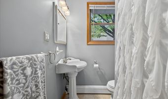 145 Liberty St, Clinton, CT 06413