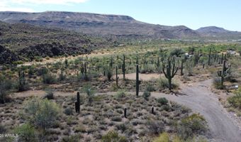 S Tillys Trail, Black Canyon City, AZ 85324