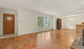8590 Lynnehaven Dr, Amberley, OH 45236