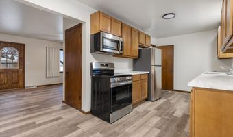 1726 SW 9th Ave, Aberdeen, SD 57401