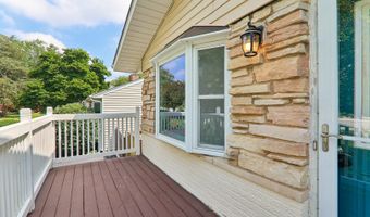 327 Oakwood Dr, Antioch, IL 60002