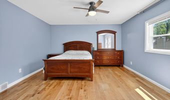 3 N Chestnut Hill Rd, Albany, NY 12211