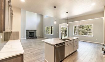 7587 E Duke Ln, Athol, ID 83801