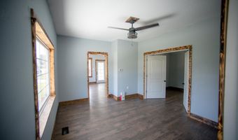 504 W 6th St, Bicknell, IN 47512