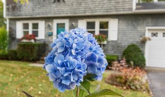 15 Blondin Cir, Burlington, VT 05408