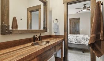 1099 Indian Trl S, Afton, MN 55001