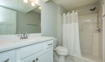 526 Sunset Dr SE, Altoona, IA 50009