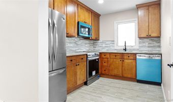 3 Beta Dr, Amityville, NY 11701