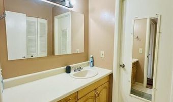 1209 Island Dr 204, Ann Arbor, MI 48105