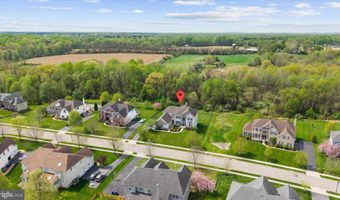 33 WATERTON Dr, Bear, DE 19701