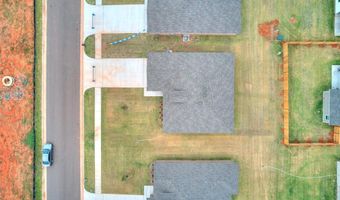 924 S Bear Ln, Mustang, OK 73064