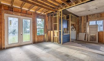 146 12th St, Apalachicola, FL 32320
