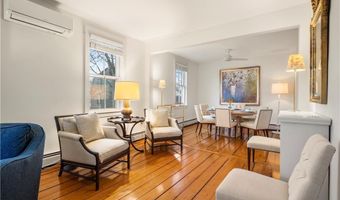 35 Marsh St, Newport, RI 02840