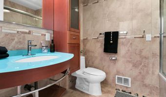 160 Pelican Rd, Middletown, NJ 07748