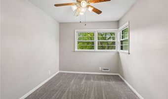868 Oakwood Dr, Anoka, MN 55303