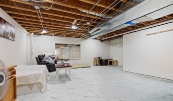 9 Lake Plumleigh Ct, Algonquin, IL 60102