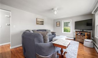 18 Oak Hill Ave, North Smithfield, RI 02896