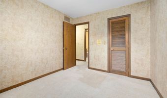 271 N McClellan St 105, Auburn, IN 46706