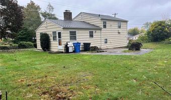 2 Cobble Hill Rd, Lincoln, RI 02865