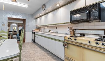 2447 S 5TH St, Philadelphia, PA 19148