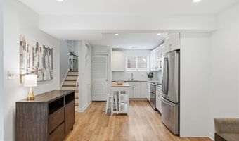 8901 BATTERY Pl 34, Bethesda, MD 20814