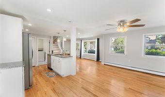 88 General Hawkins Dr, Warwick, RI 02888