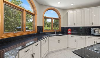 1760 W Whispering Ct, Addison, IL 60101
