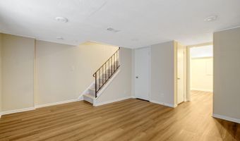 3364 S WAKEFIELD St #A, Arlington, VA 22206