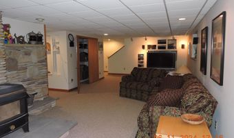 124 Lakefront Ln, Barton, VT 05822