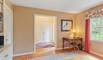 36 Pickman Dr 36, Bedford, MA 01730