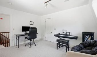 7 Nichols Ln 7, Hopkinton, RI 02832