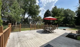 643 Kingsbury Ct, Algonquin, IL 60102