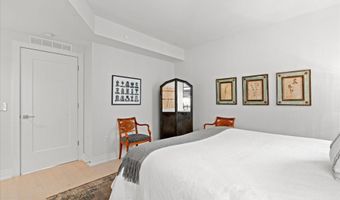 1201 N ROYAL St 214, Alexandria, VA 22314