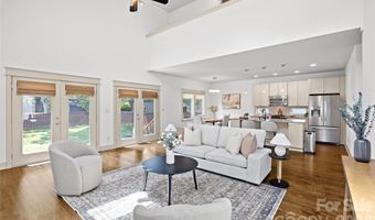 2530 Bay St, Charlotte, NC 28205