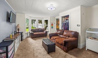 714 2nd Ave, Ackley, IA 50601