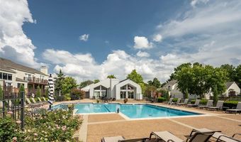 1878 Ridgeview Circle Dr, Ballwin, MO 63021