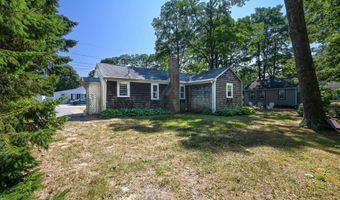 7 Freeman St, Bourne, MA 02532