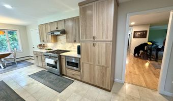 281 Clyde Rd, Bangor, ME 04401