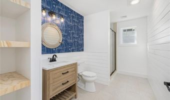 11 Gunning Ct, Middletown, RI 02842