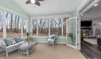 8790 Laurel Ridge Dr SE, Alto, MI 49302