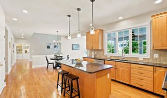 19704 STANFORD HALL Pl, Ashburn, VA 20147