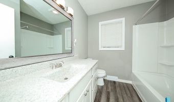 501 S 5th Ave, Brandon, SD 57005