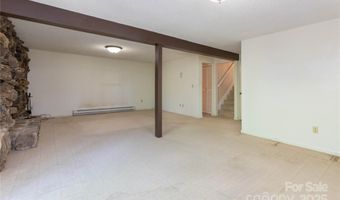 6 Woodmere Dr, Arden, NC 28704