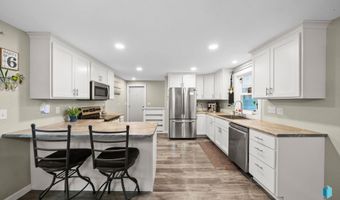 100 S Teton Dr, Brandon, SD 57005