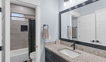 9991 Crow Ln, Adkins, TX 78101
